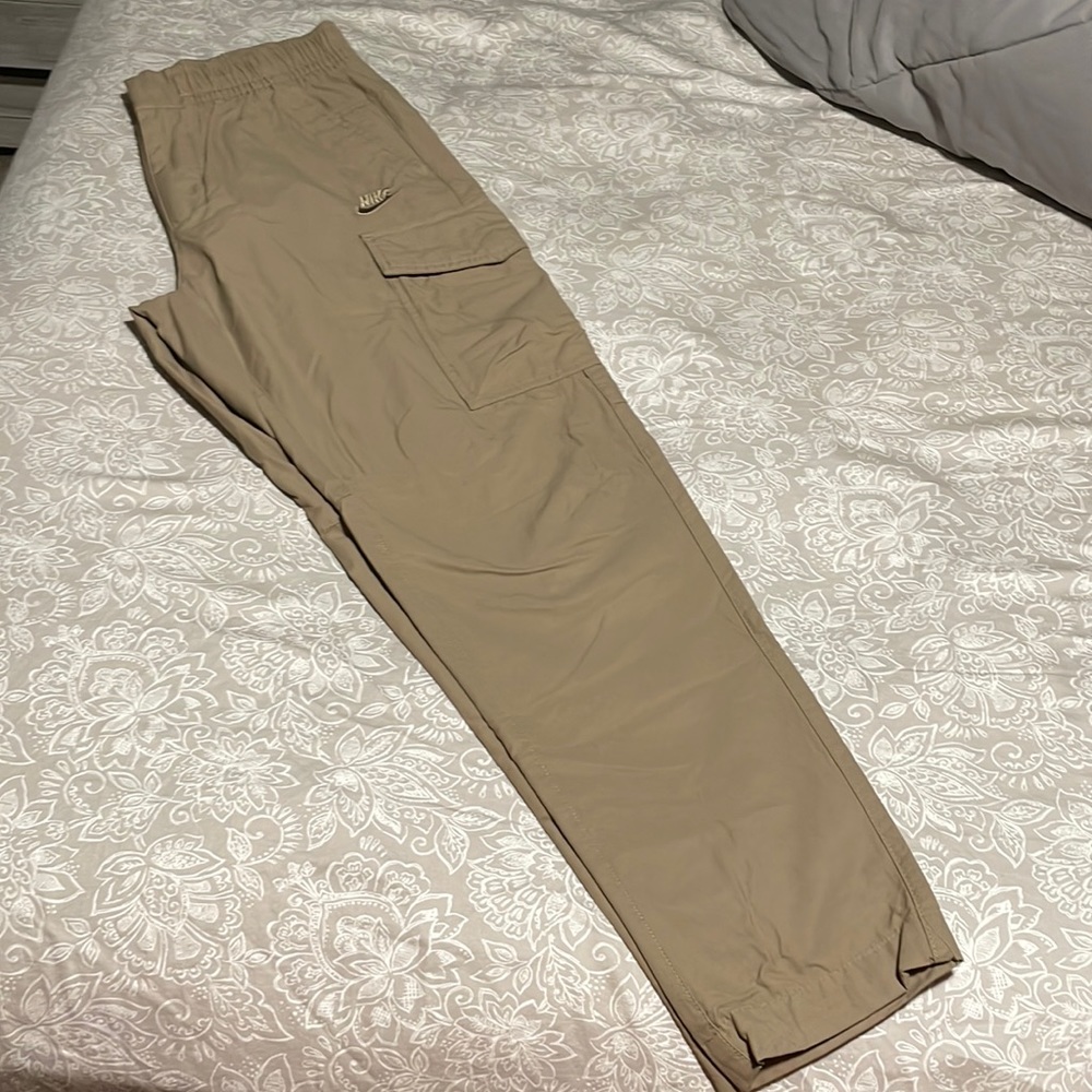 Men’s small Nike cargo pant